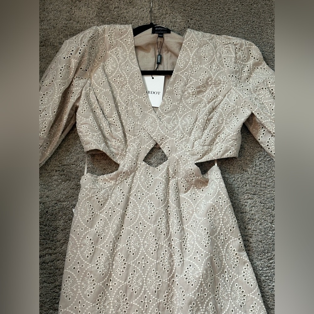 NWT BARDOT Mika Broderie Dress Size Large